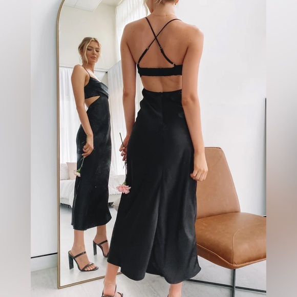 Taleah Cut Out Maxi Dress - Picture 4 of 5